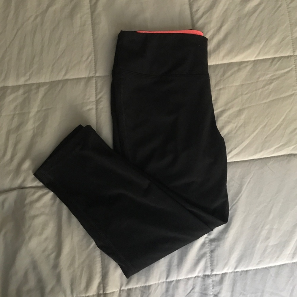 Athletic Cropped Leggings